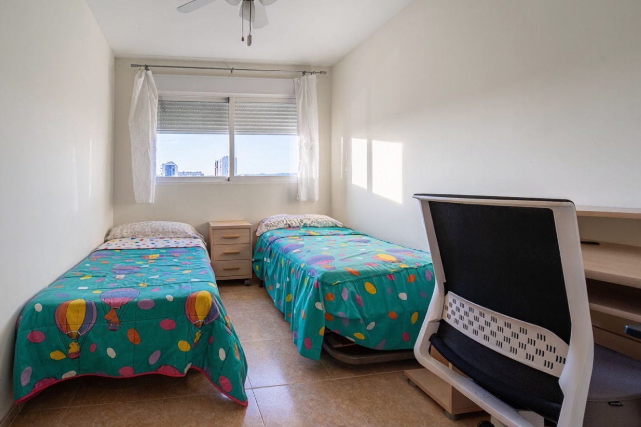 Piso en venta en Avenida de Castelló — Bedroom