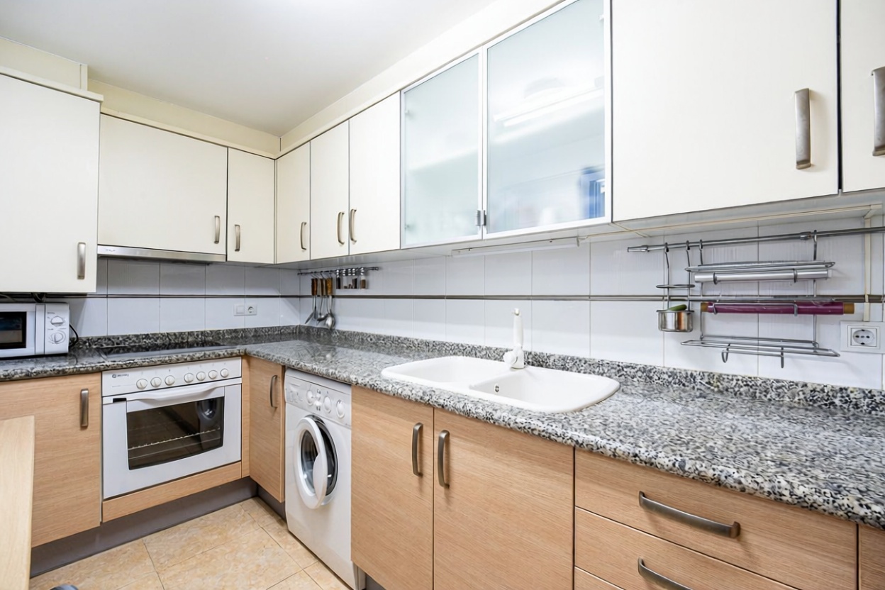 Piso en venta en Avenida de Castelló — Kitchen