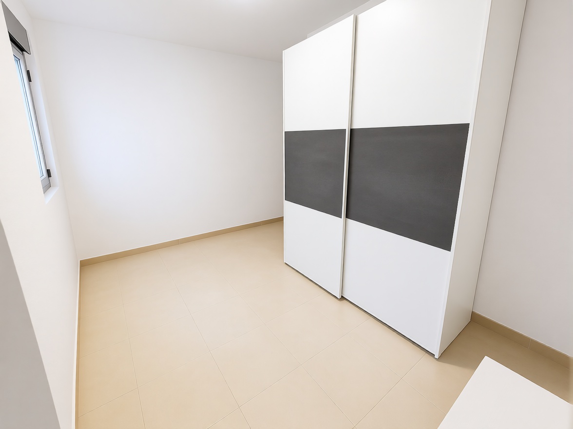 Piso en venta en Avenida del Marquès de Benicarló — Bedroom