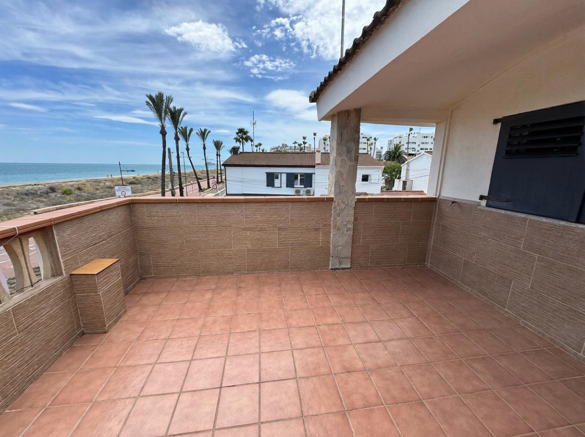 Casa o chalet independiente en venta en Avenida del Papa Luna — Sea terrace