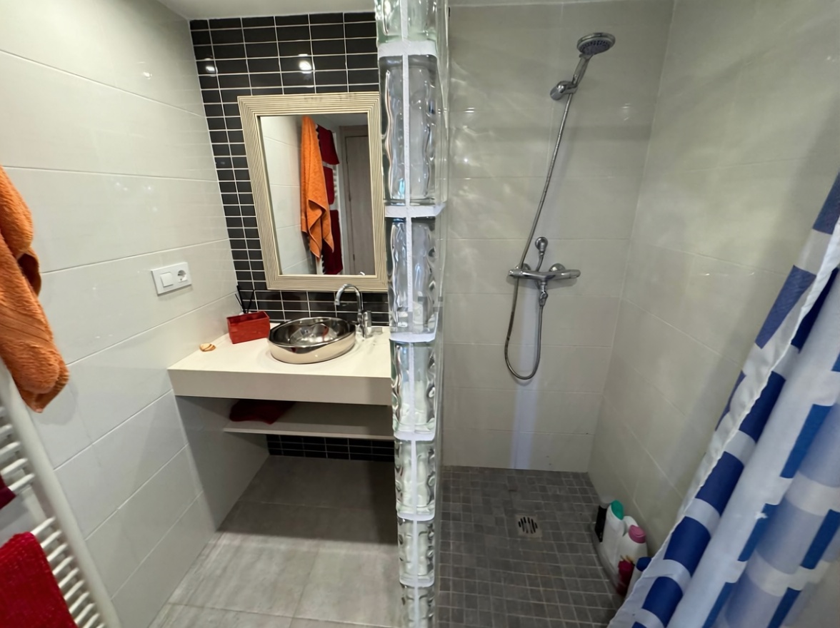 Casa o chalet independiente en venta en Avenida del Papa Luna — Bedroom