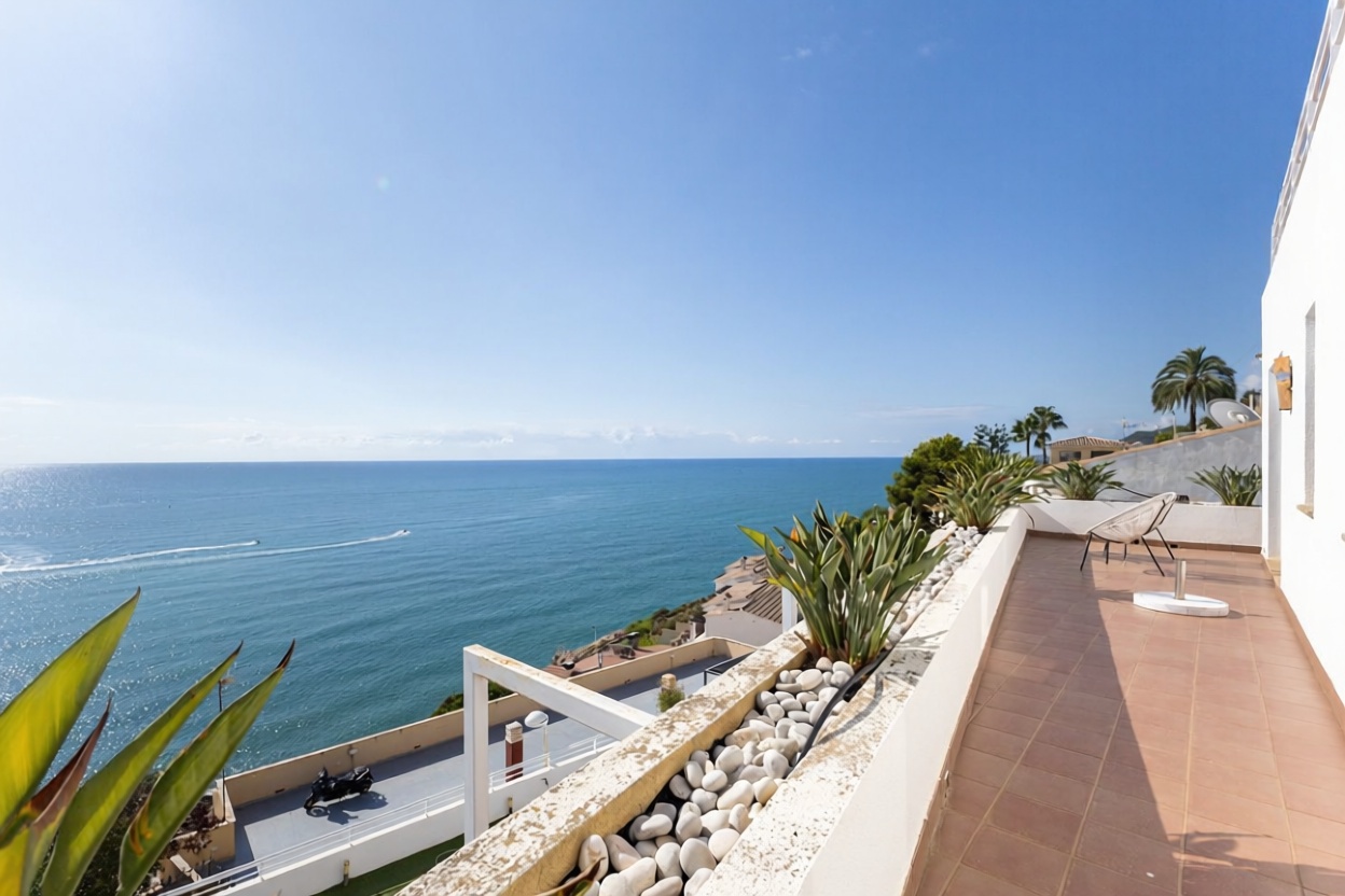 Casa o chalet independiente en venta en Las Atalayas - Urmi - Cerro Mar — Морская терраса