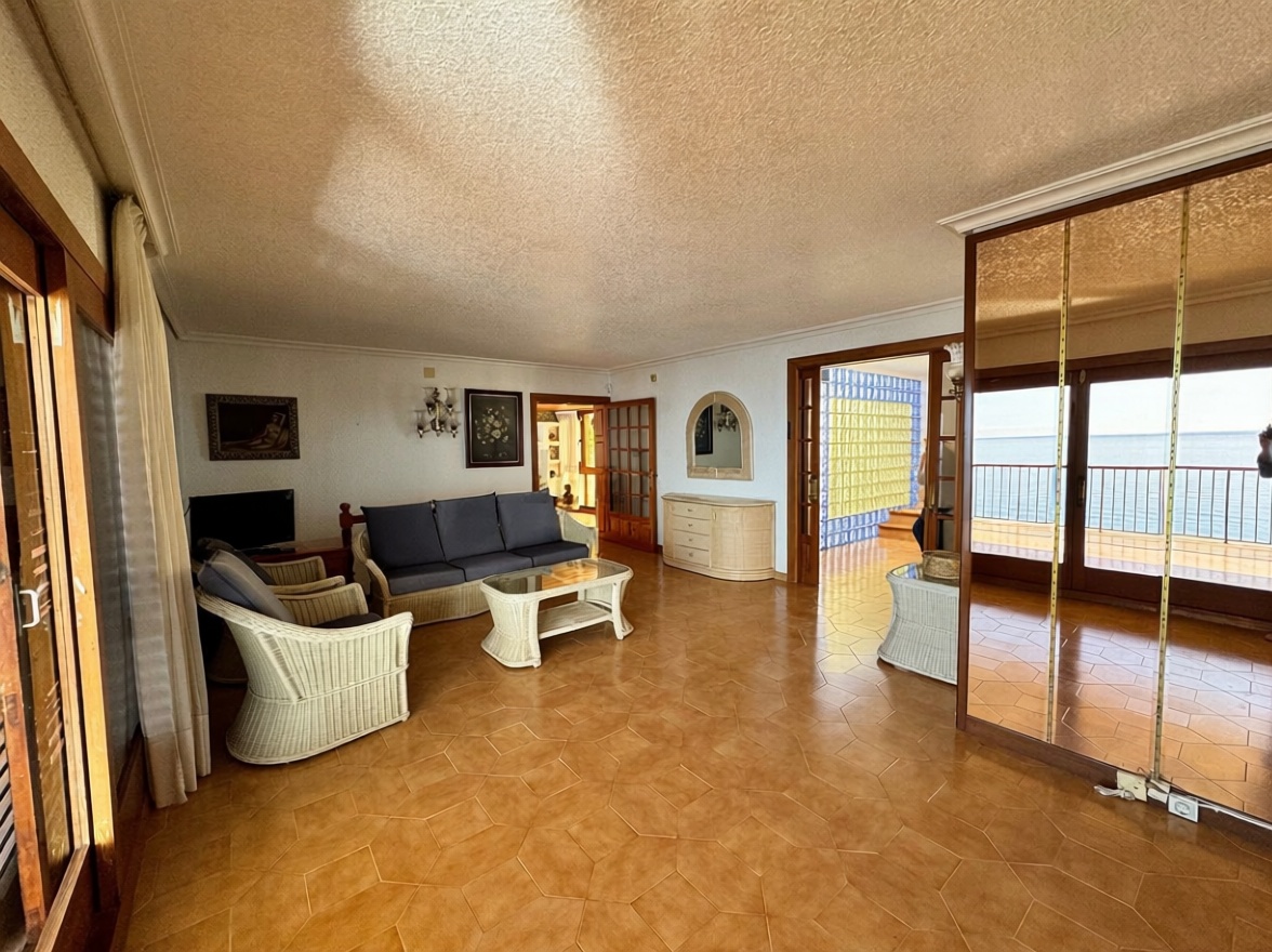 Casa o chalet independiente en venta en Calle de Colòmbia — Living room