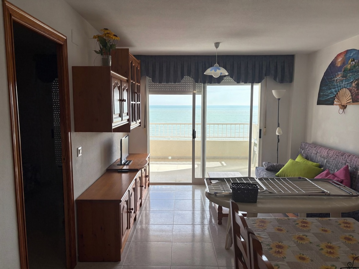 Piso en venta en Avenida del Papa Luna, 12 — Séjour