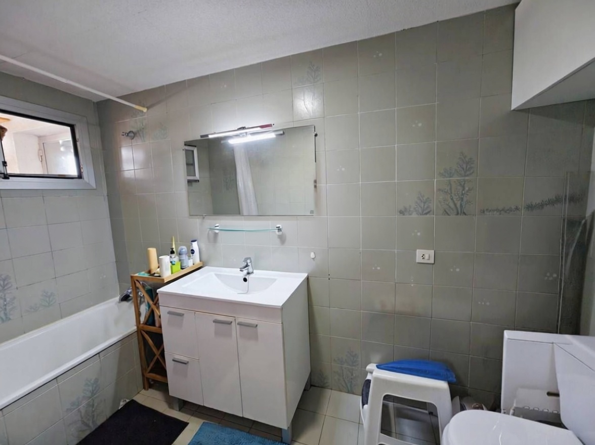 Piso en venta en Avenida Papa Luna, 17 -15 — Casa banho