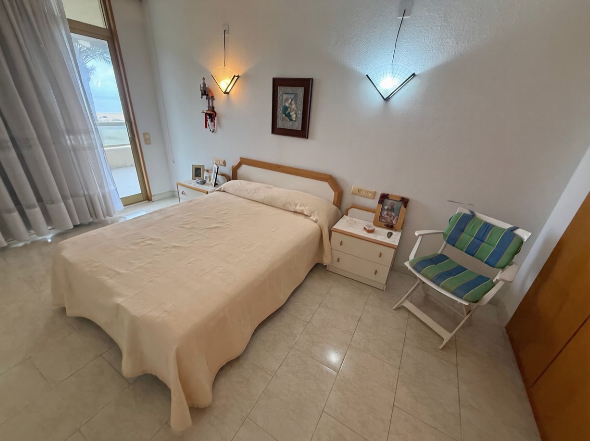 Piso en venta en Avenida del Papa Luna, 100 — Quarto