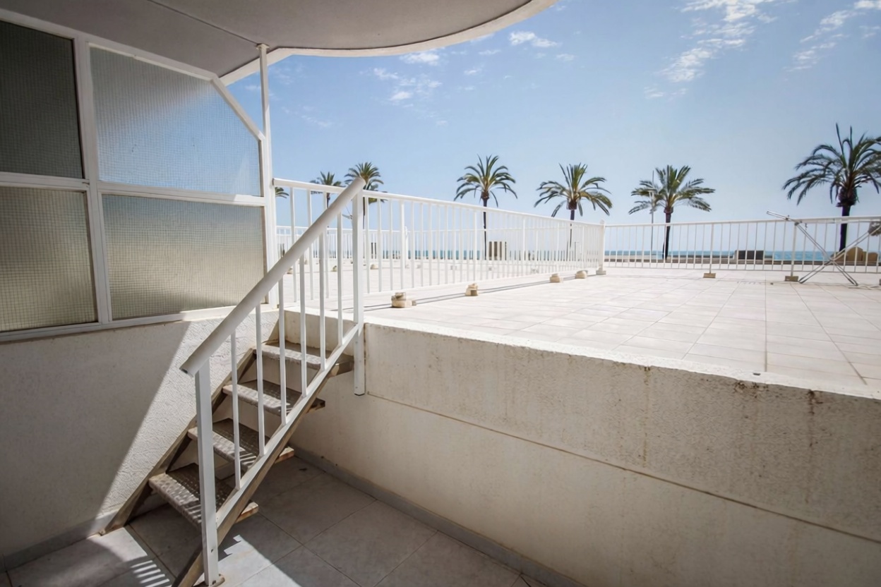 Piso en venta en Avenida del Papa Luna, 12
