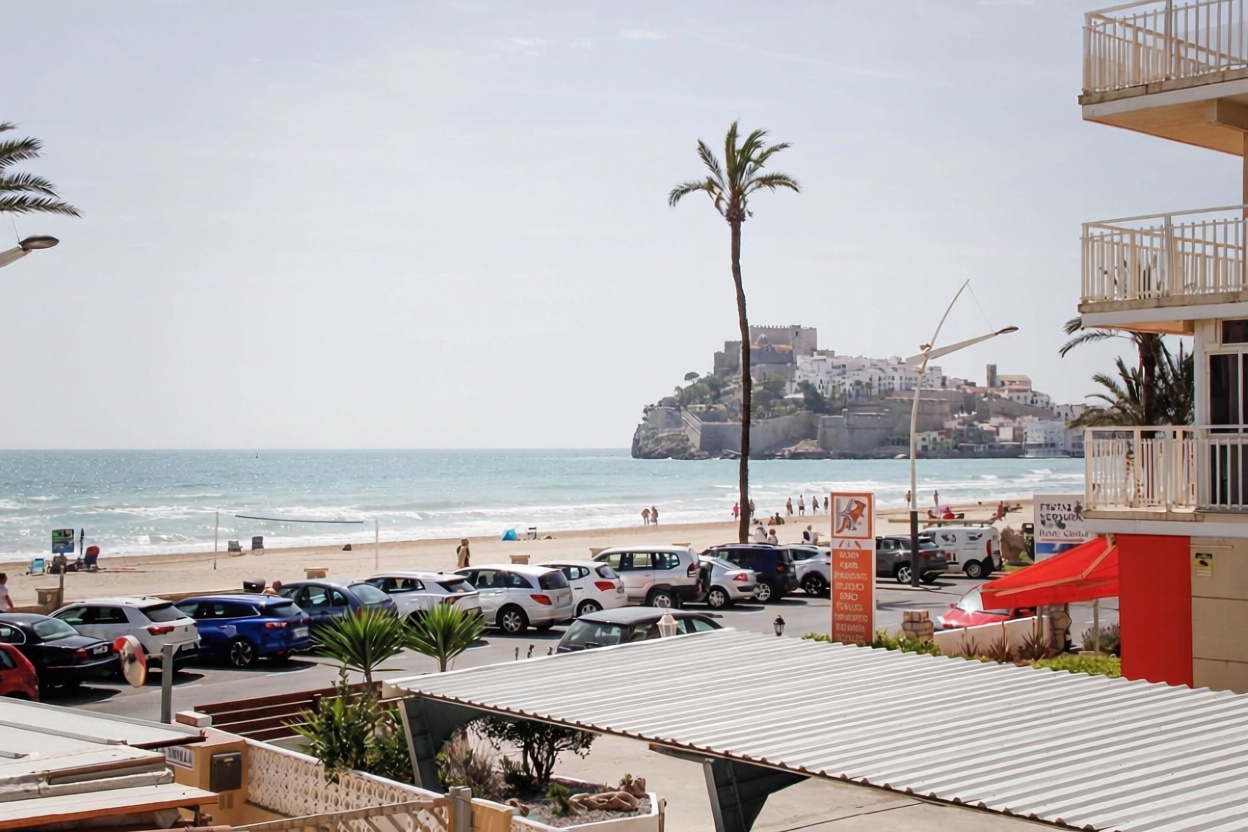 Piso en venta en Avenida del Papa Luna, 12 — Sea view