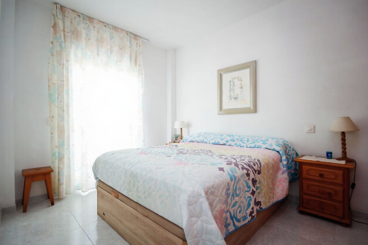 Piso en venta en Avenida del Papa Luna, 12 — Bedroom