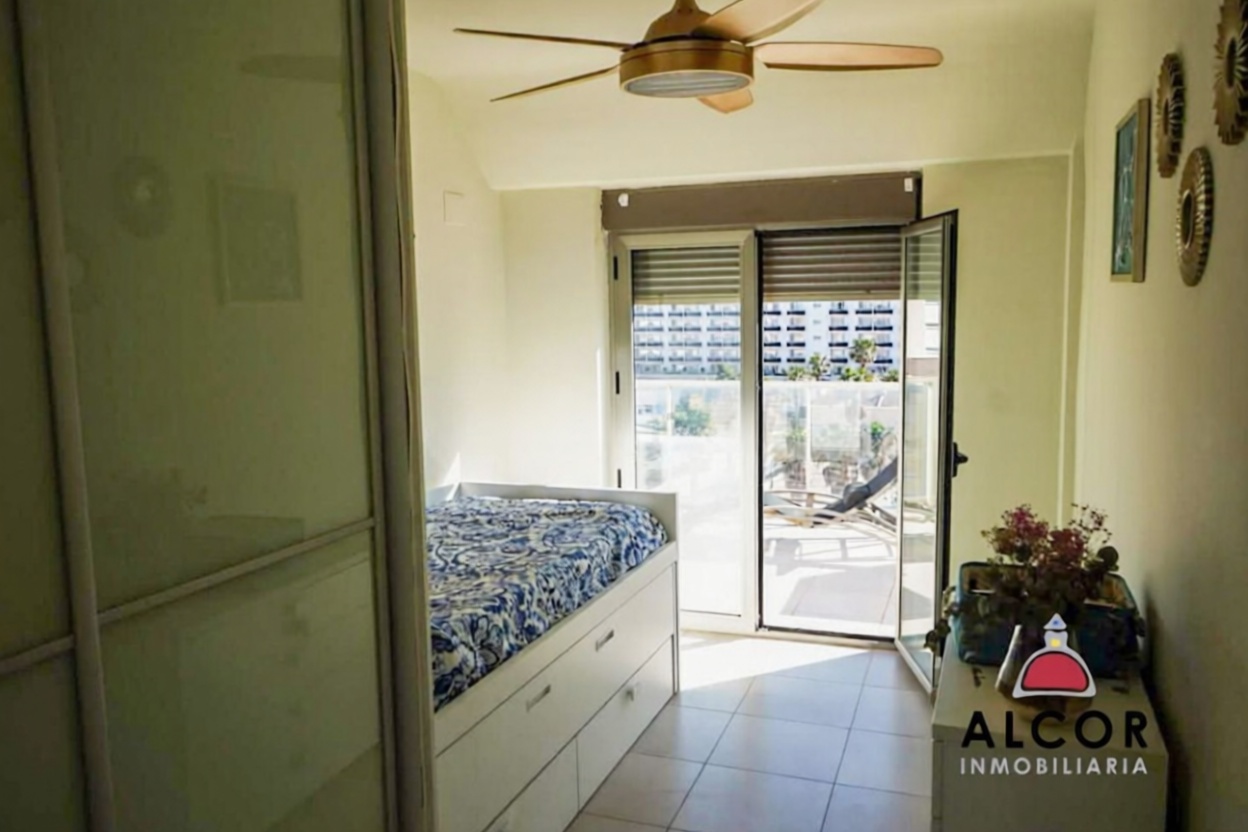 Ático en venta en Avenida del Papa Luna — Chambre