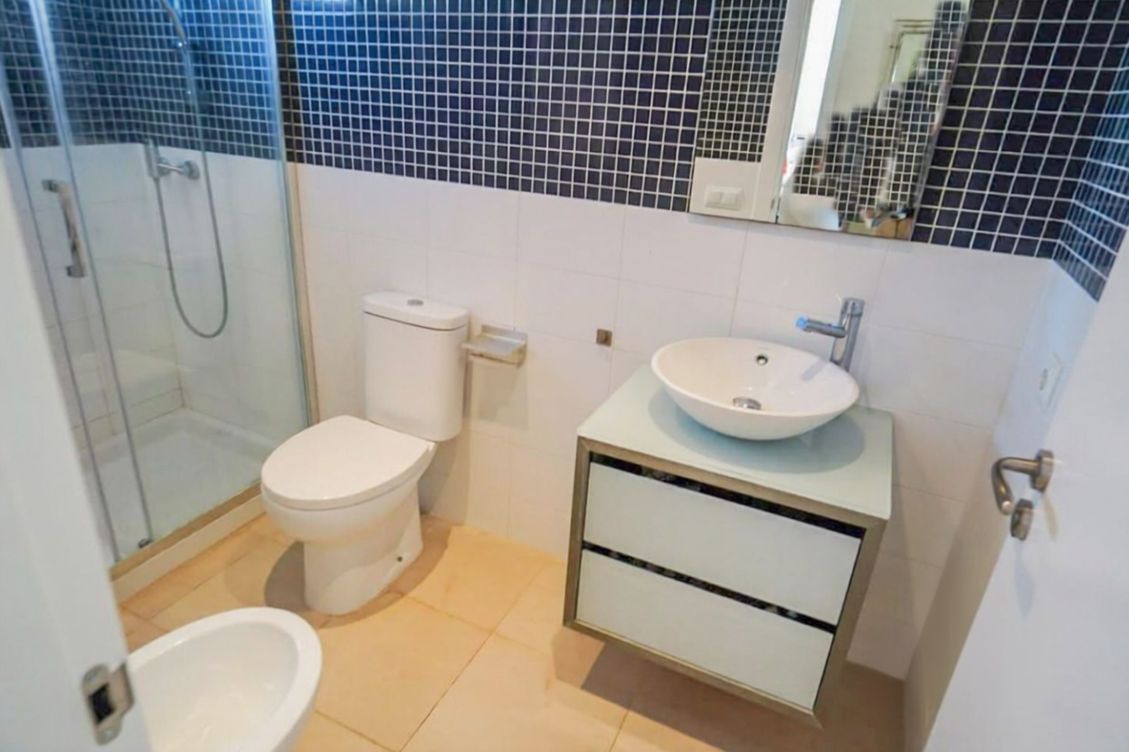 Ático en venta en Avenida del Papa Luna — Sanitaires