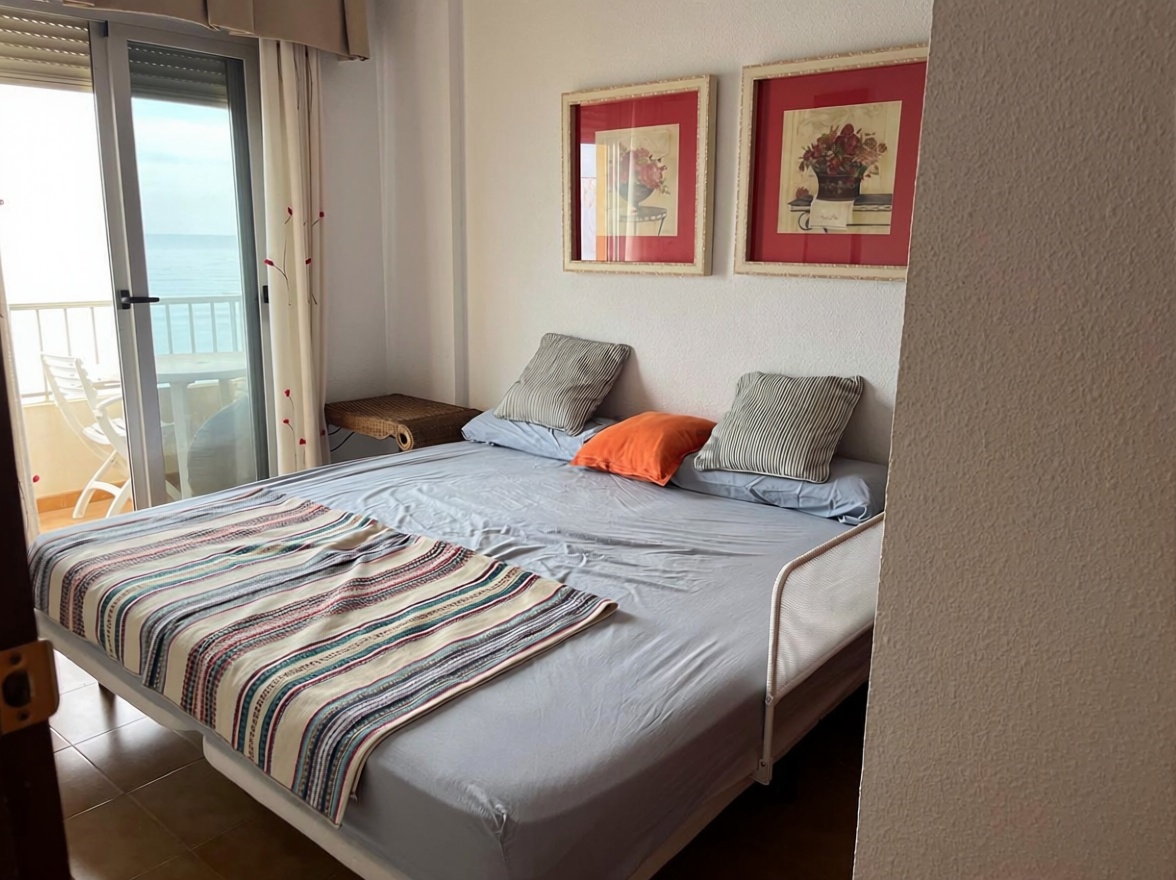 Piso en venta en Avenida del Papa Luna, 40 — Schlafzimmer