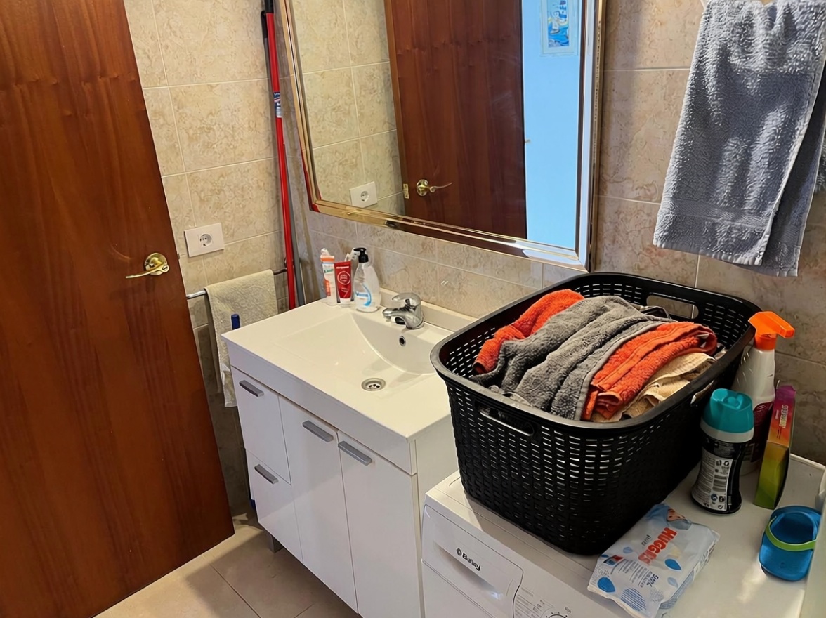 Piso en venta en Avenida del Papa Luna, 40 — Bad