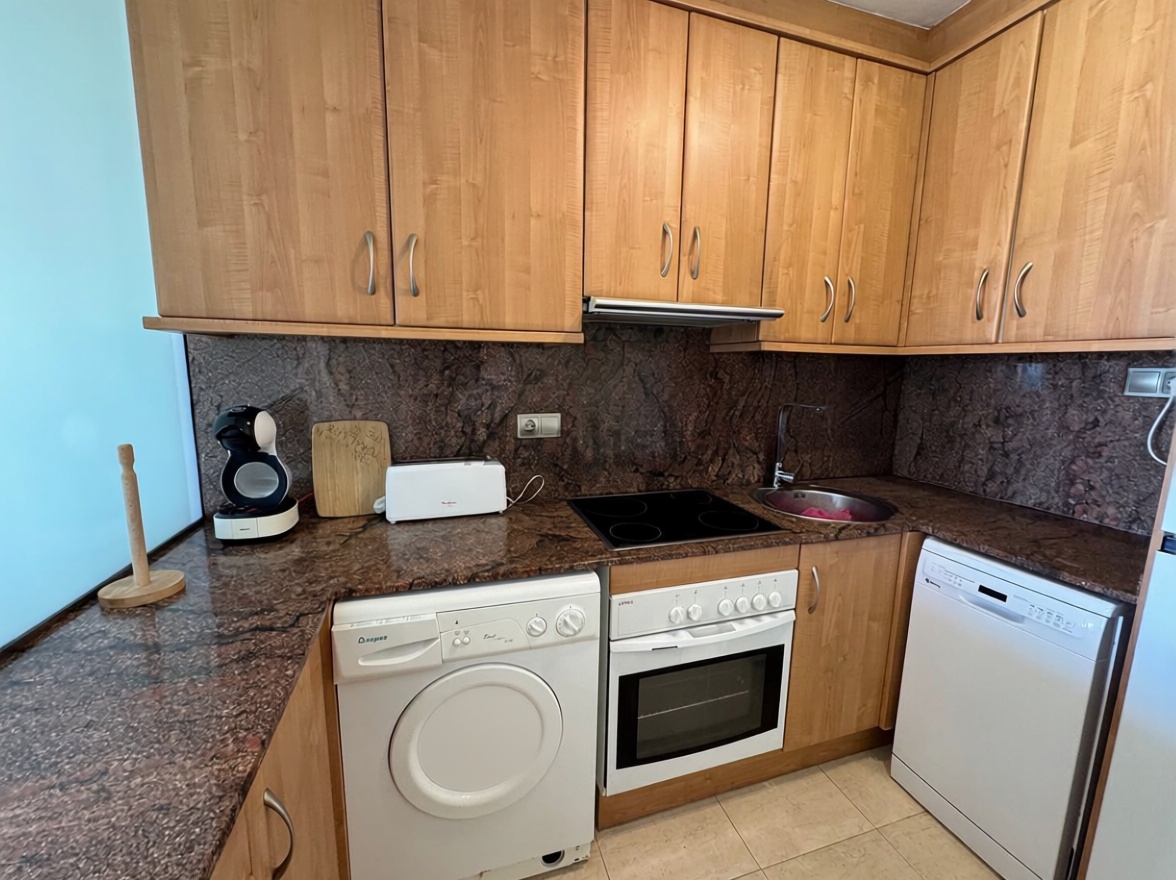 Piso en venta en Avenida del Papa Luna — Kitchen
