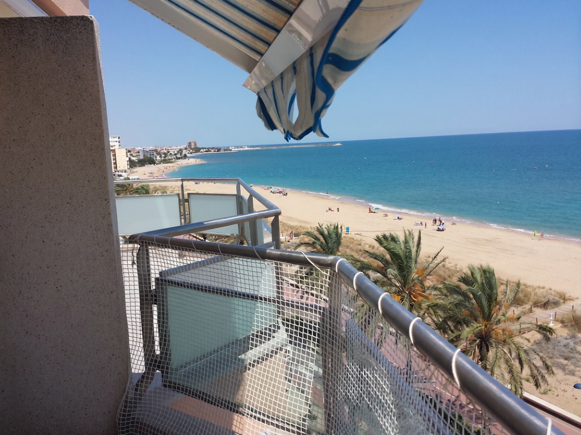 Piso en venta en Avenida del Papa Luna, 162