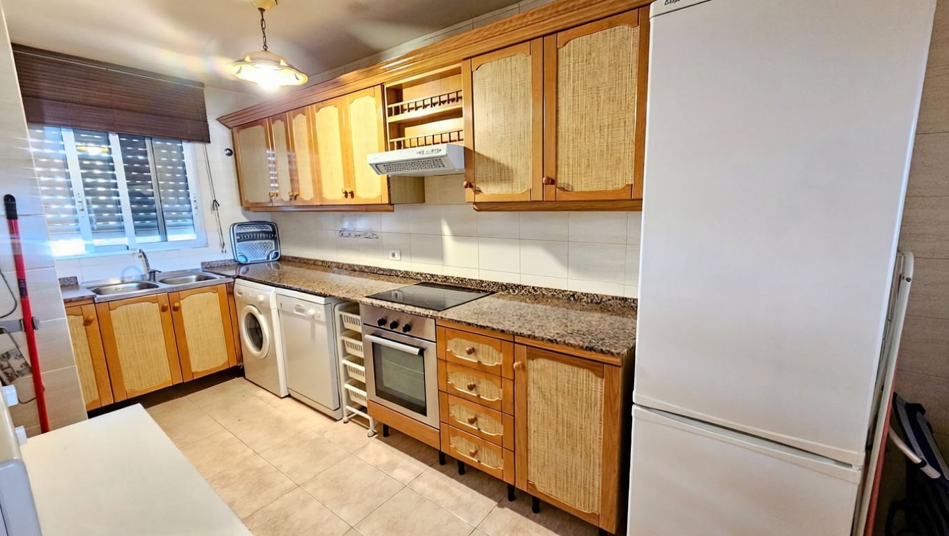 Piso en venta en Avenida Valencia — Kitchen