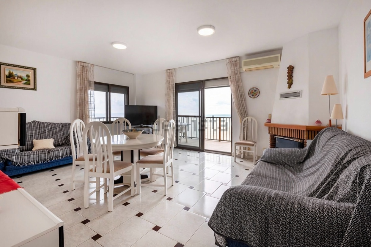 Ático en venta en Avenida del Papa Luna — Living room