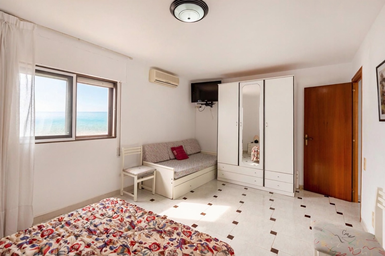 Ático en venta en Avenida del Papa Luna — Bedroom