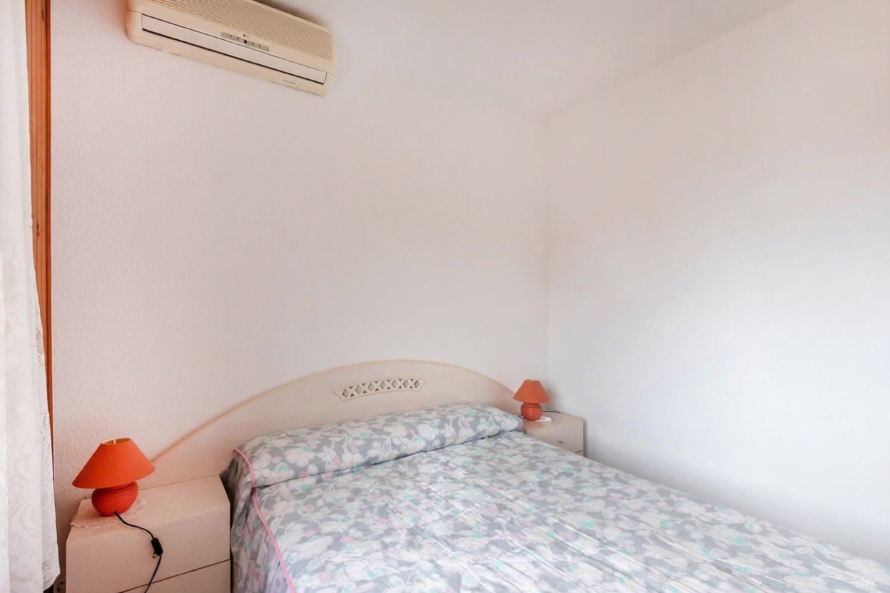 Ático en venta en Avenida del Papa Luna — Bedroom