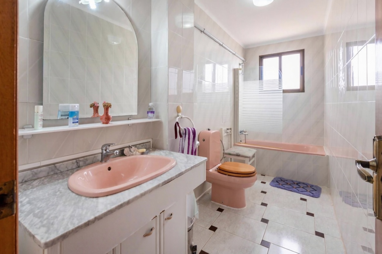 Ático en venta en Avenida del Papa Luna — Bathroom