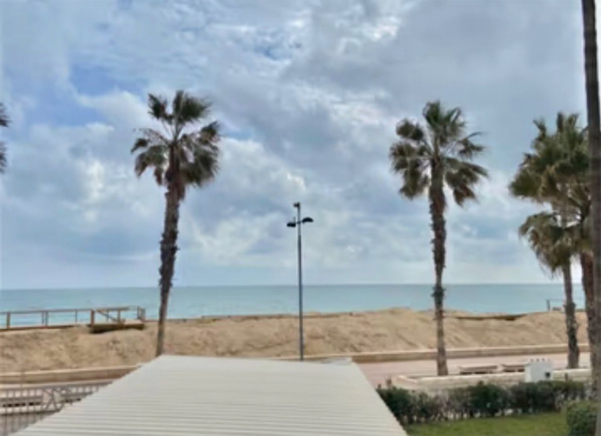 Piso en venta en Avenida del Papa Luna, 147 b — Sea view