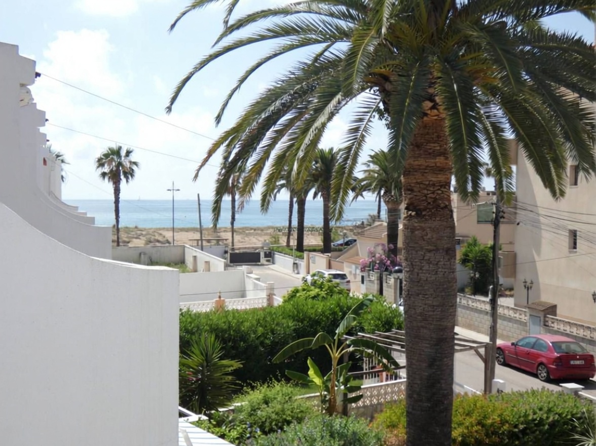 Chalet adosado en venta en Avenida del Papa Luna