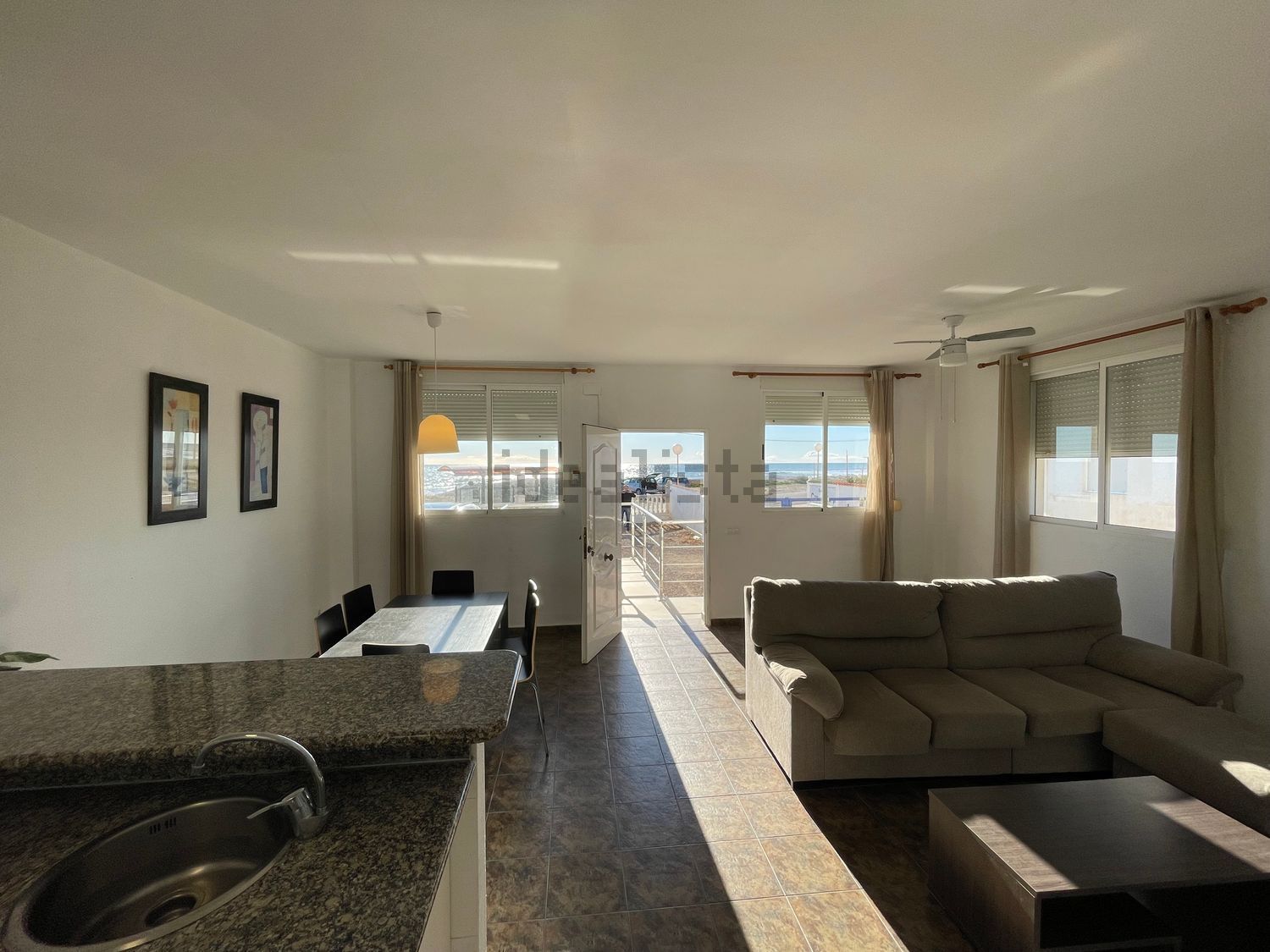 Piso en venta en Calle l'Atall Zona Capicorp, 11 — Sala
