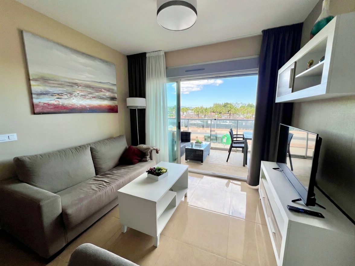 Piso en venta en Partida Torre la Sal, 77 — Salón