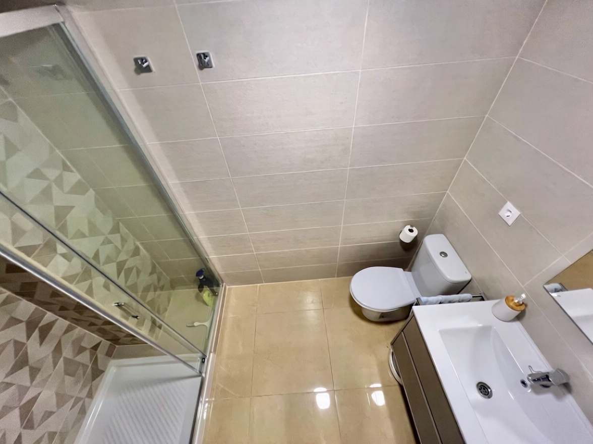 Piso en venta en Partida Torre la Sal, 77 — Baño