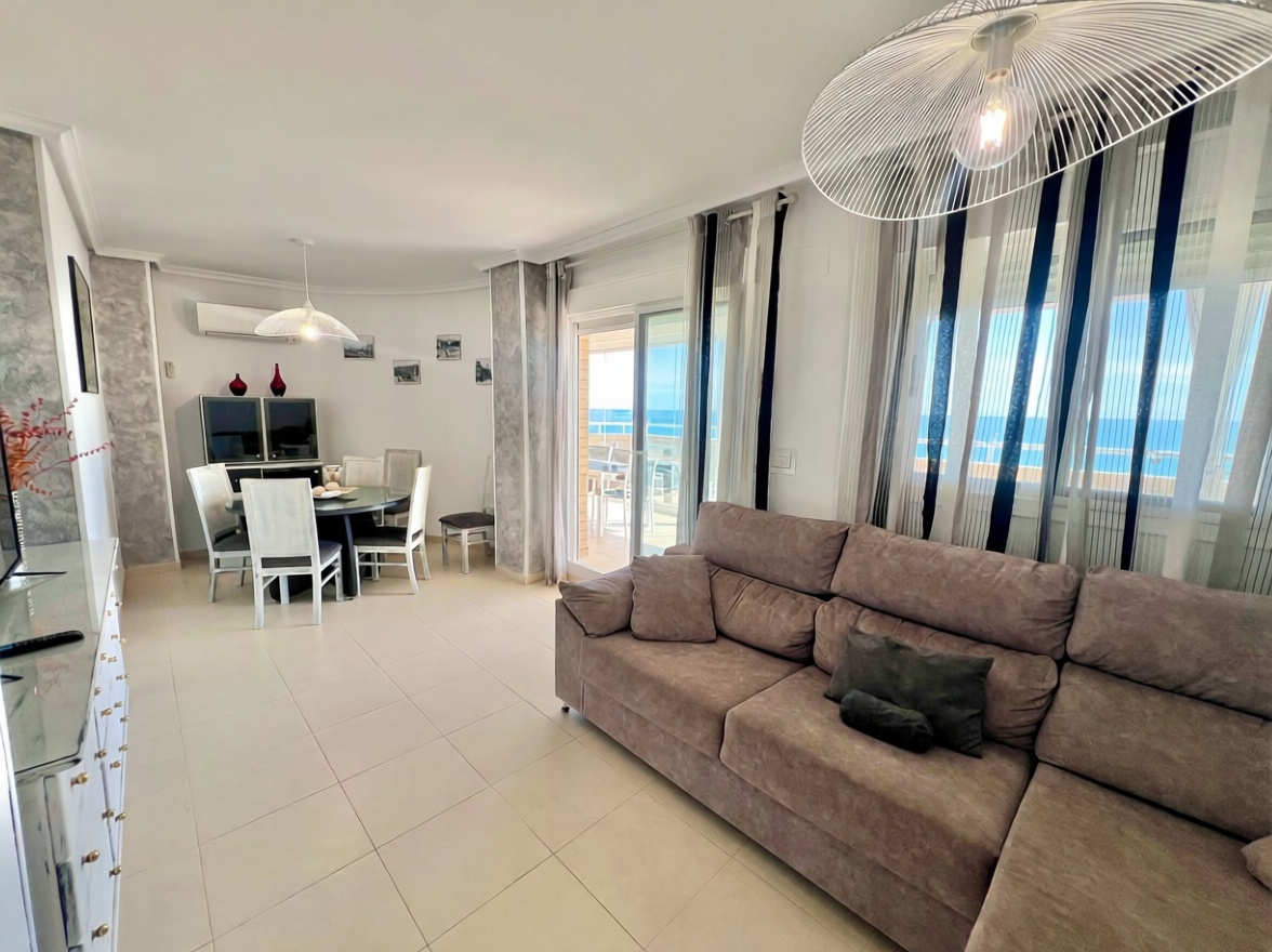 Piso en venta en Calle Amplaries, 52 — Salón