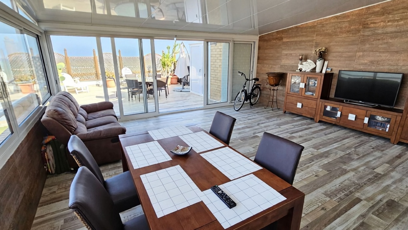 Piso en venta en Calle Amplaries, 27 — Salón
