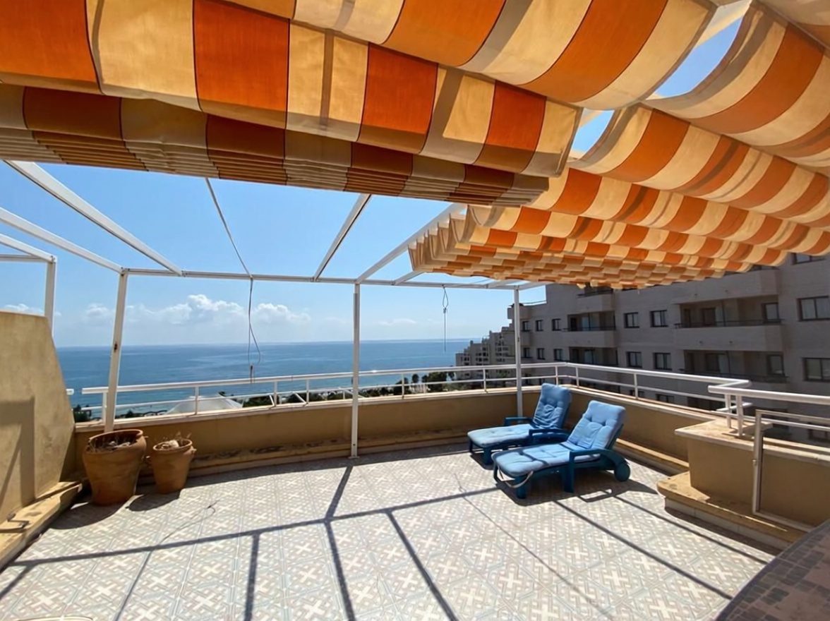 Ático en venta en Calle Amplaries s/n — Sea terrace