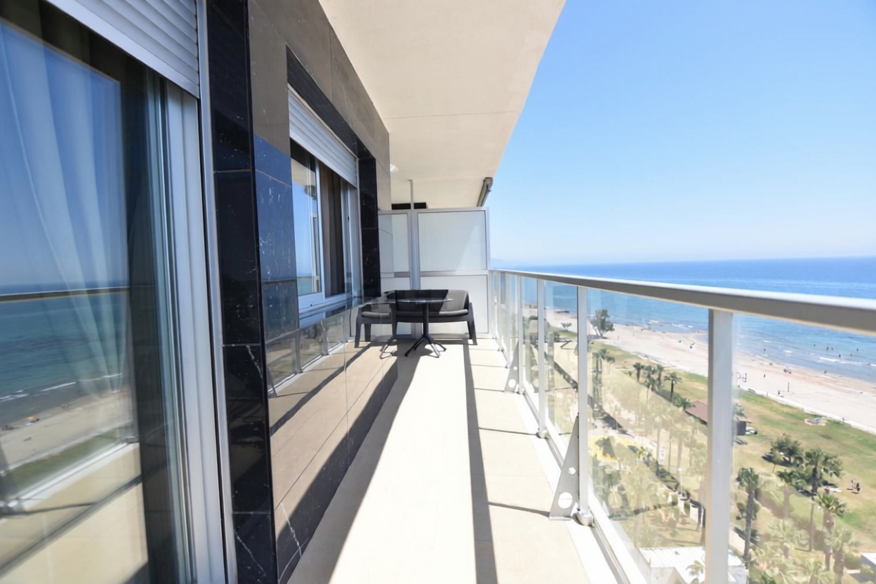 Piso en venta en Calle Amplaries, 9 — Sea terrace