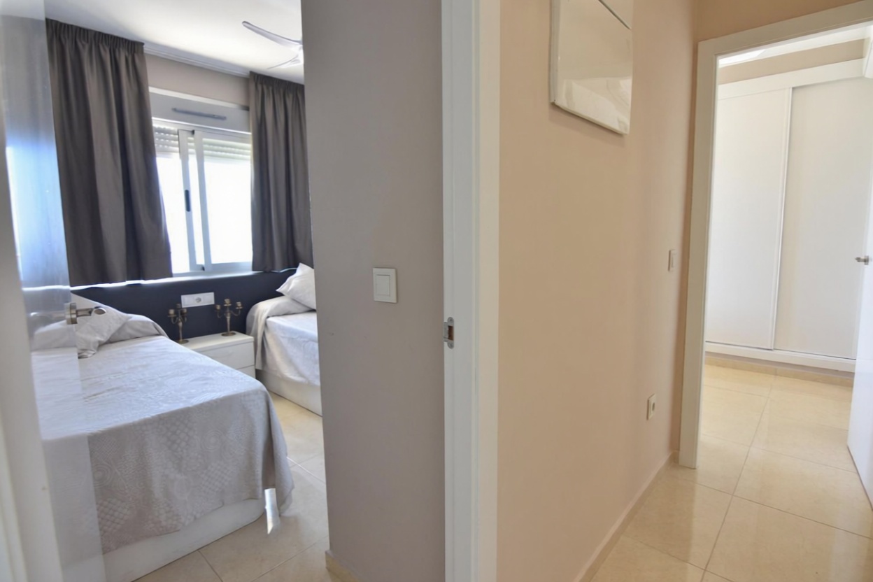 Piso en venta en Calle Amplaries, 9 — Bedroom