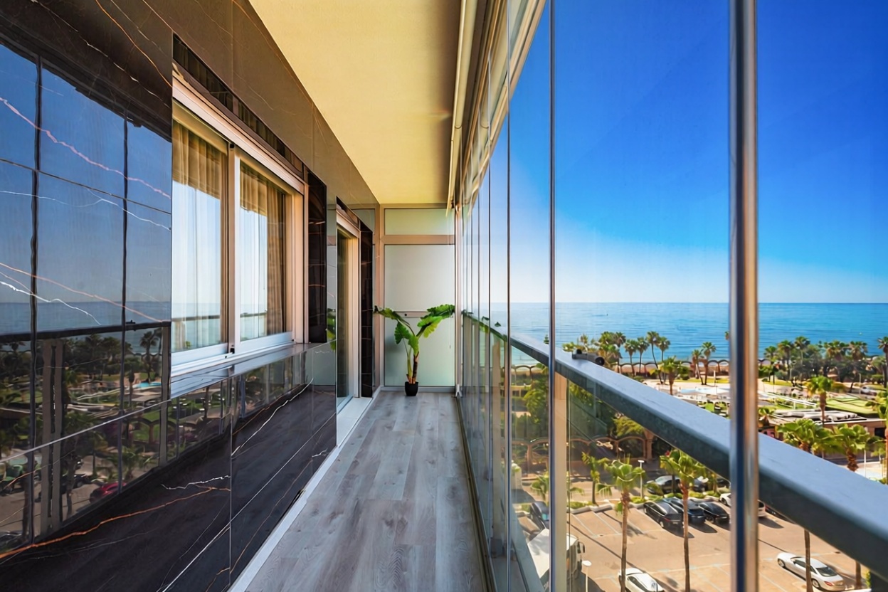 Piso en venta en Calle Amplaries, 9 — Sea terrace