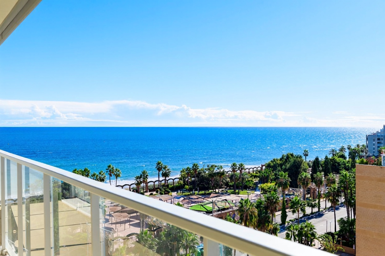 Piso en venta en CL Amplaries, 9 — Sea view
