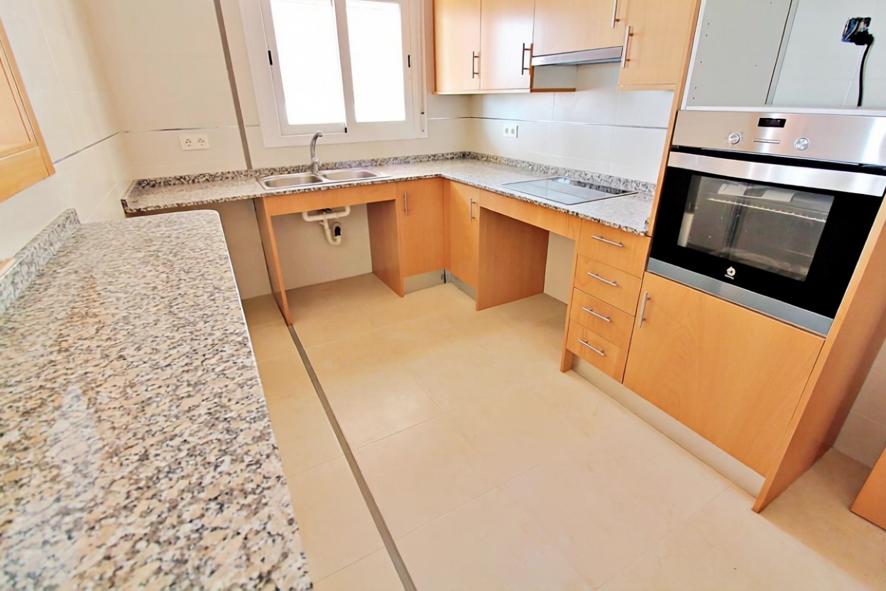 Piso en primera línea de playa en Oropesa del Mar — Cocina