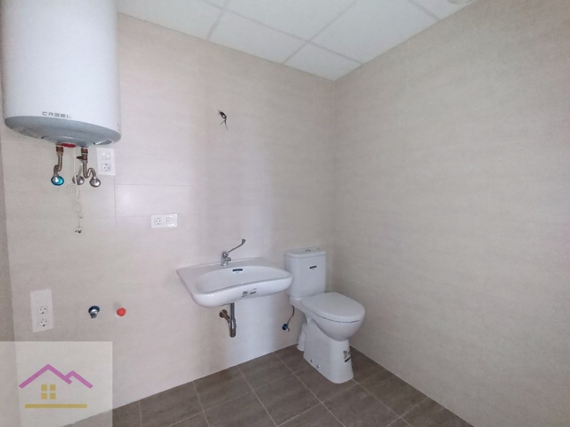Piso en venta en Paseo Marítim del Mediterrani, 53 — Bathroom