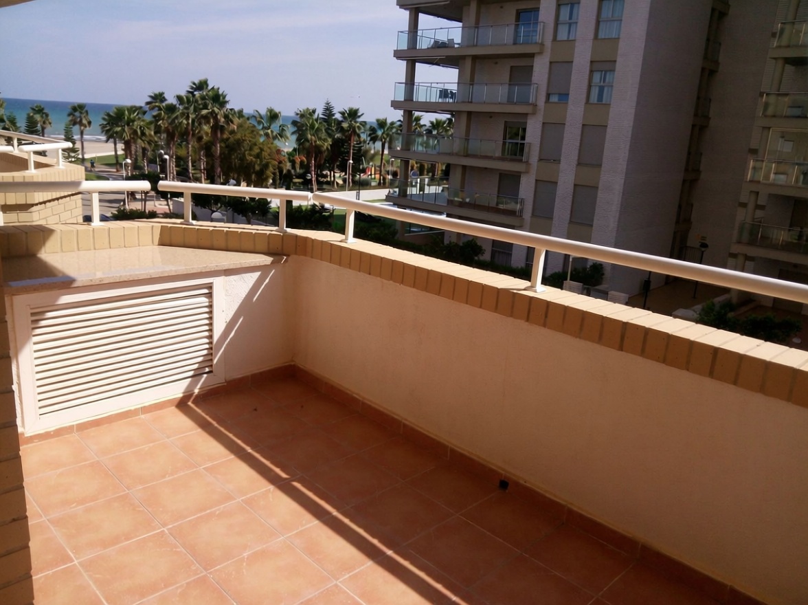 Piso en venta en Calle Amplaries, 41