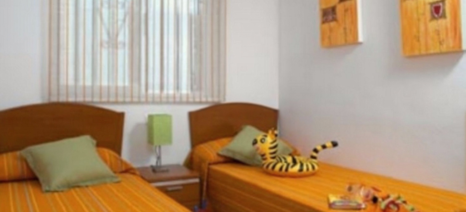 Piso en venta en Calle Amplaries, 41 — Dormitorio