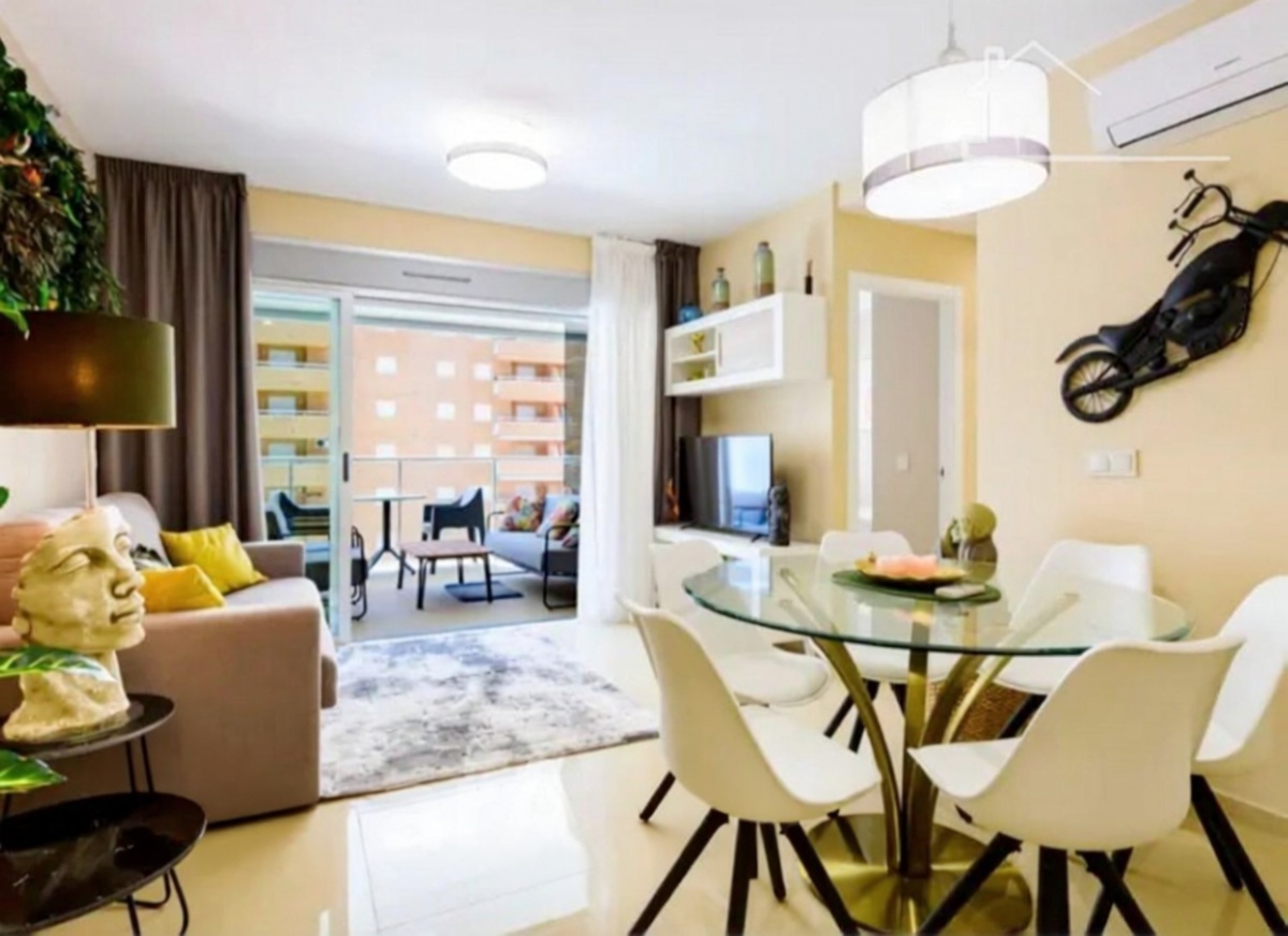 Piso en venta en Calle Amplaries — Living room