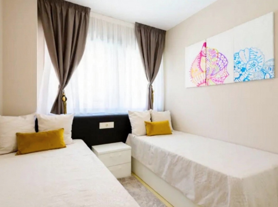Piso en venta en Calle Amplaries — Bathroom