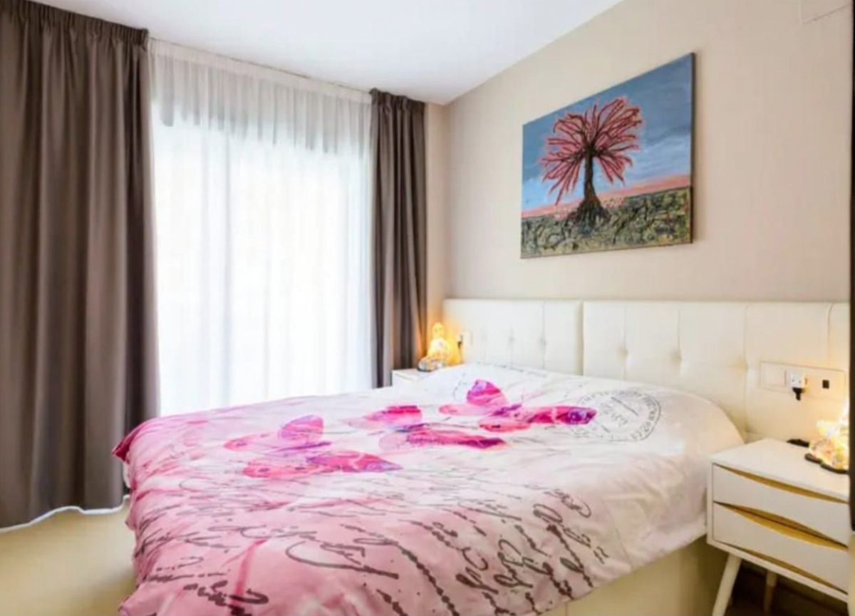 Piso en venta en Calle Moscatell, 3 — Bedroom