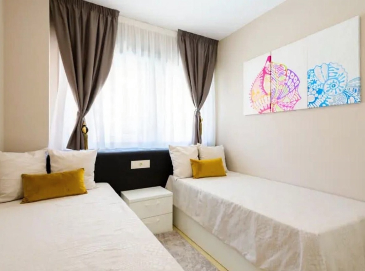 Piso en venta en Calle Moscatell, 3 — Bedroom