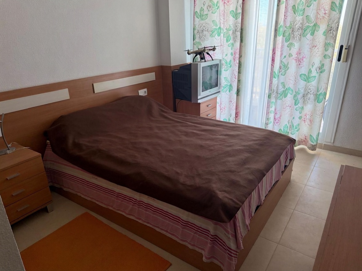 Piso en venta en Calle Jorge Guillen, 4 — Bedroom
