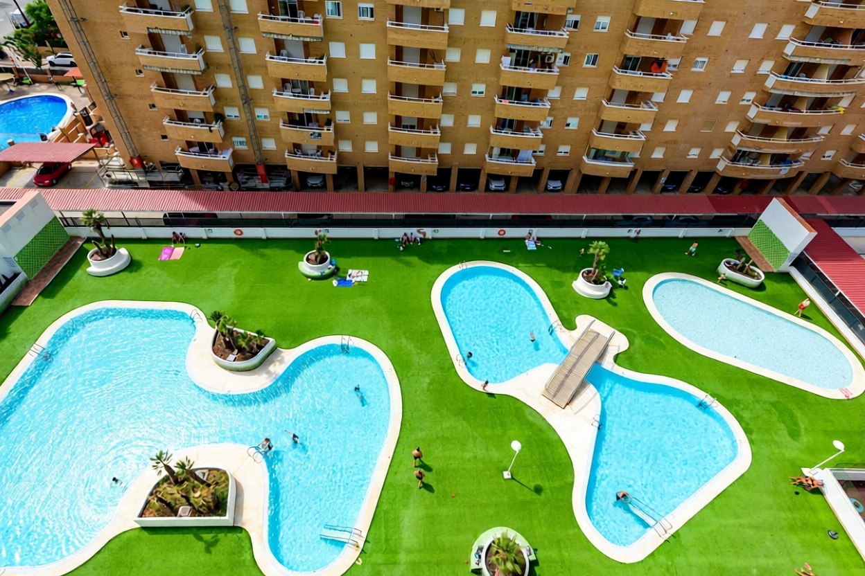 Piso en venta en Amplaries, 9 — Pool