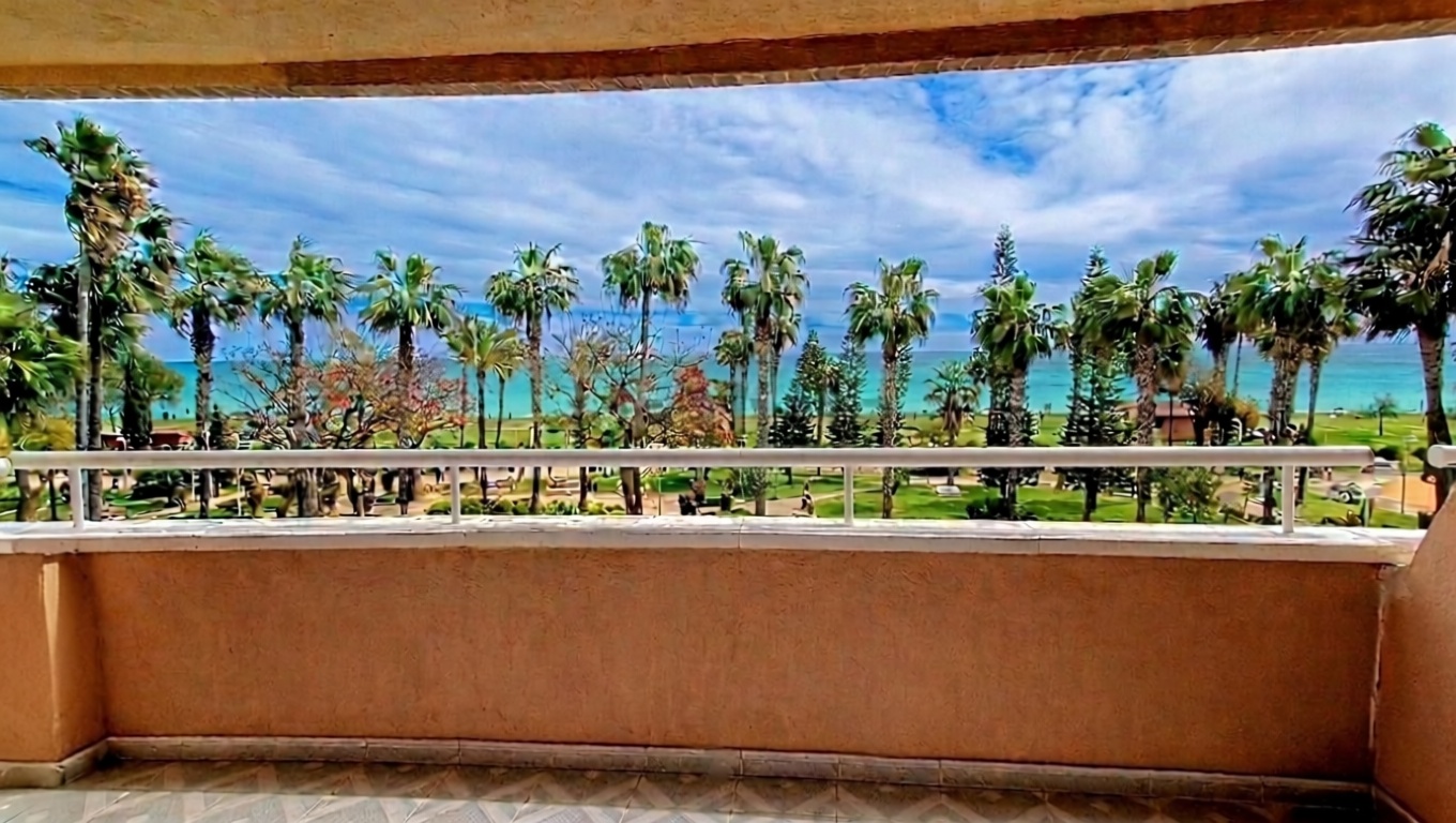 Piso en venta en Amplaries, 13 — Sea terrace