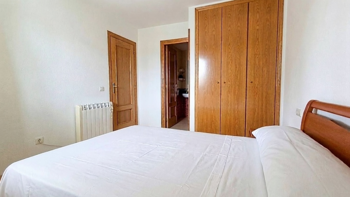 Piso en venta en Amplaries, 13 — Bedroom