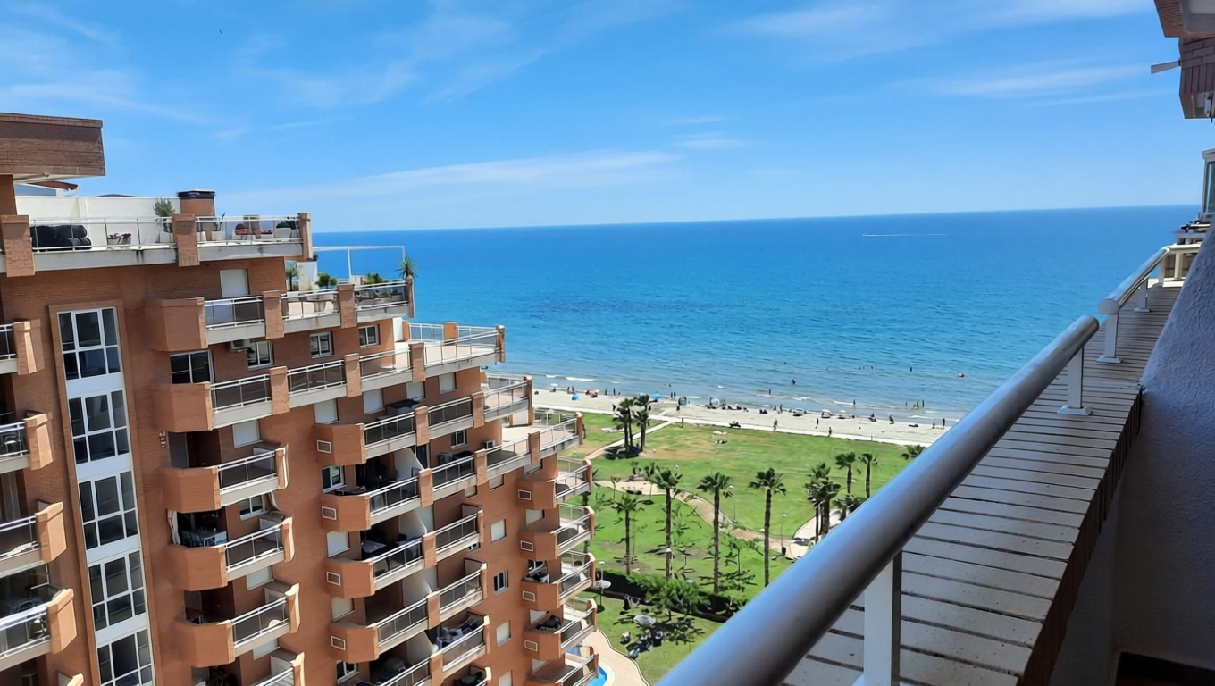 Piso en venta en Calle Amplaries, 43 — Sea terrace