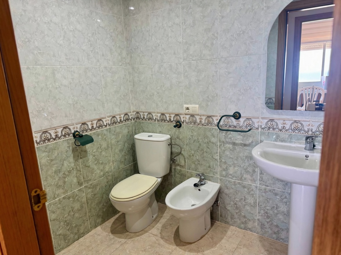 Piso en venta en Calle dels Terrers, 3 — Bathroom